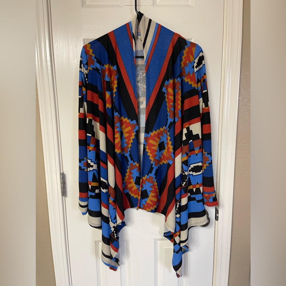 Aztec print light weight jacket throw - Size Small